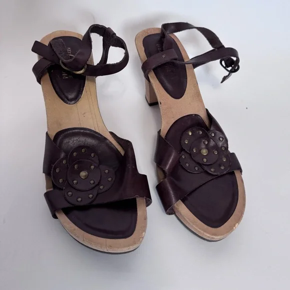 ❌SOLD❌ Kenneth Cole Vintage Y2K Flower Brown Leather Wooden Heels - Picture 3 of 7